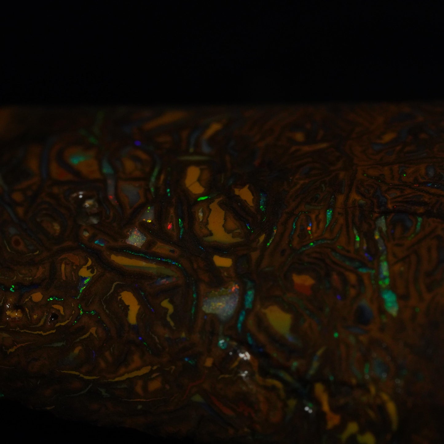 Boulder Opal Rub