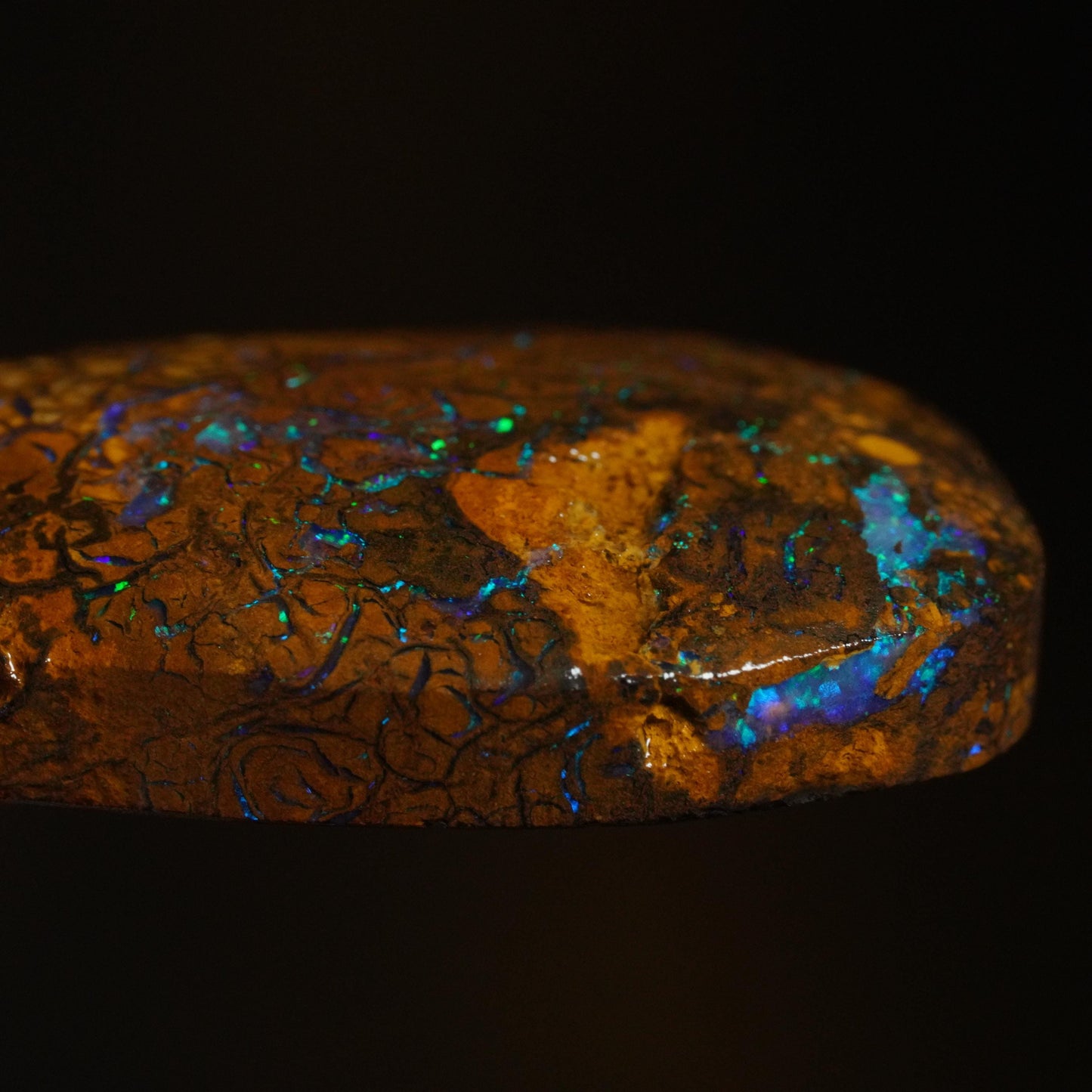 Boulder Opal Rub