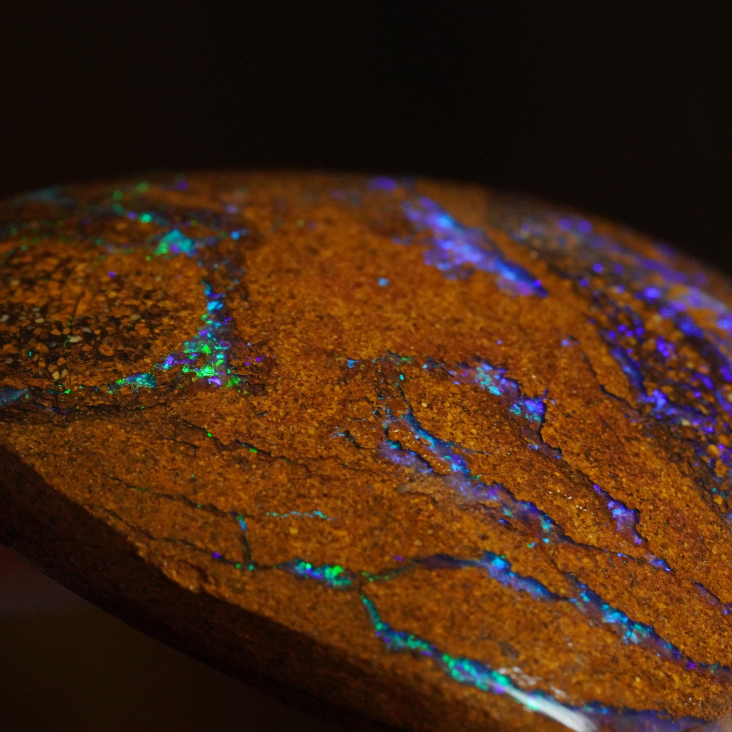 Boulder Opal Rub