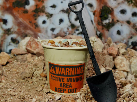 Opal Hunter Mini Dig Bucket!